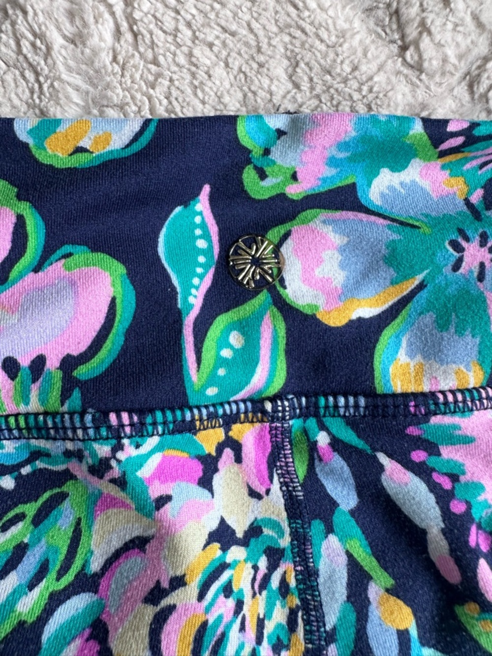 Lilly Pulitzer | Pineapple Par Luxletic Weekender Mid-rise Leggings | Size Small - Picture 4 of 12
